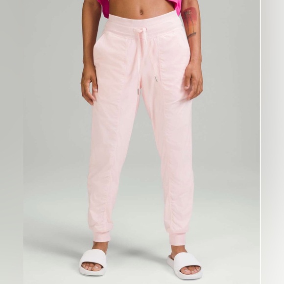 Lululemon Dance Studio Mid-Rise Lined Jogger
Strawberry Milkshake W5BZIS - Picture 1 of 11